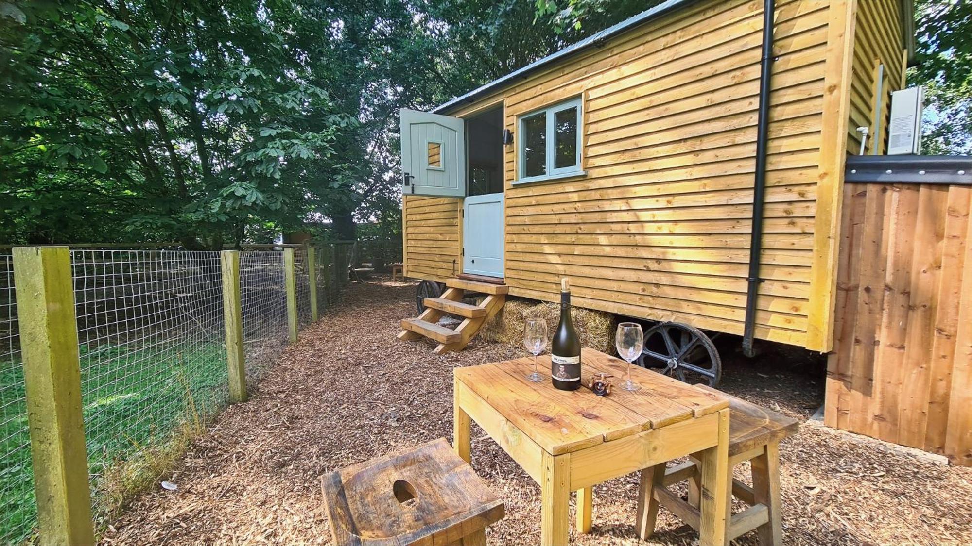 Horsley Hale Farm Glamping Hotel Ely Buitenkant foto